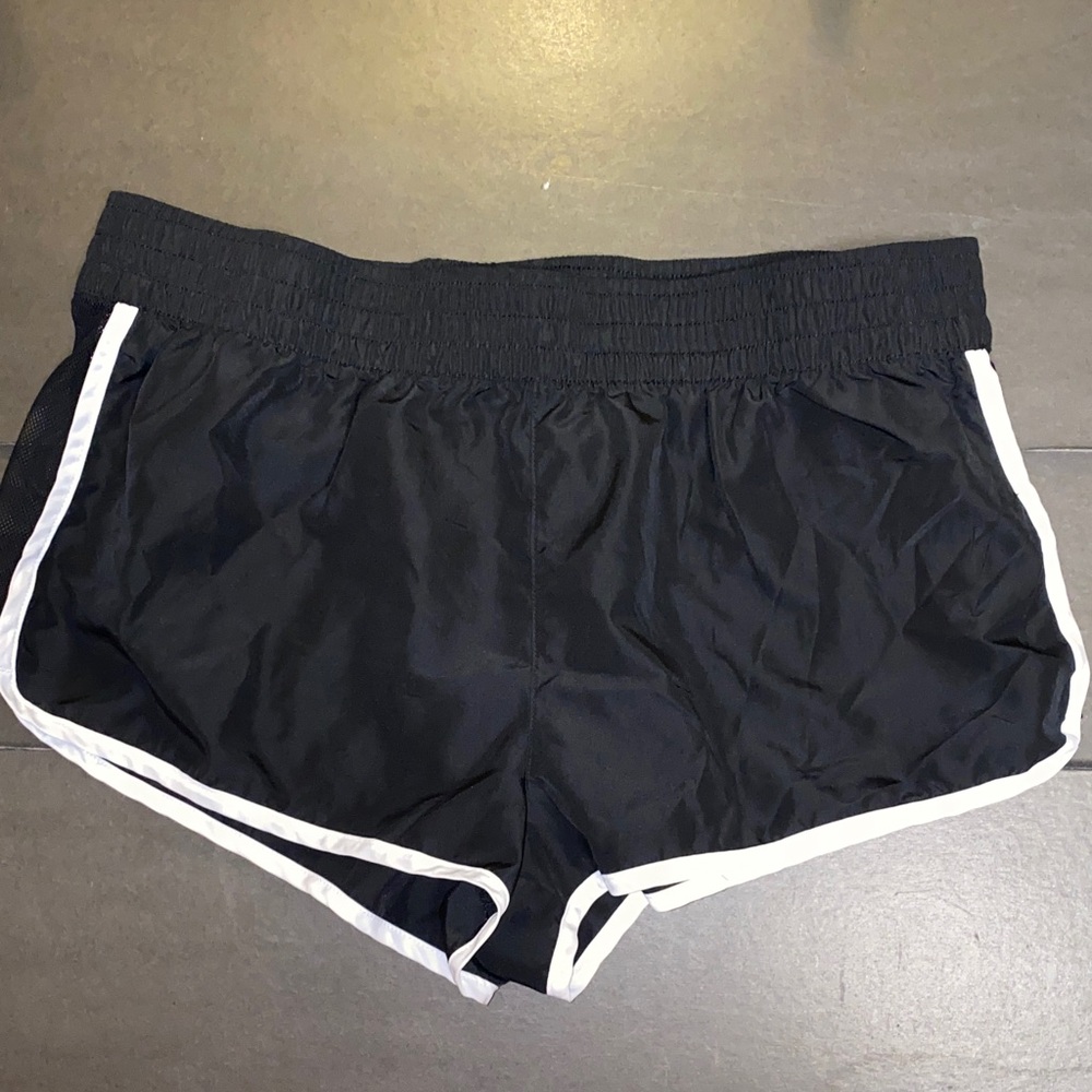 No Boundaries Large Women's Woven Mid-Rise Piped Dolphin Shorts 2.5" - Picture 4 of 9